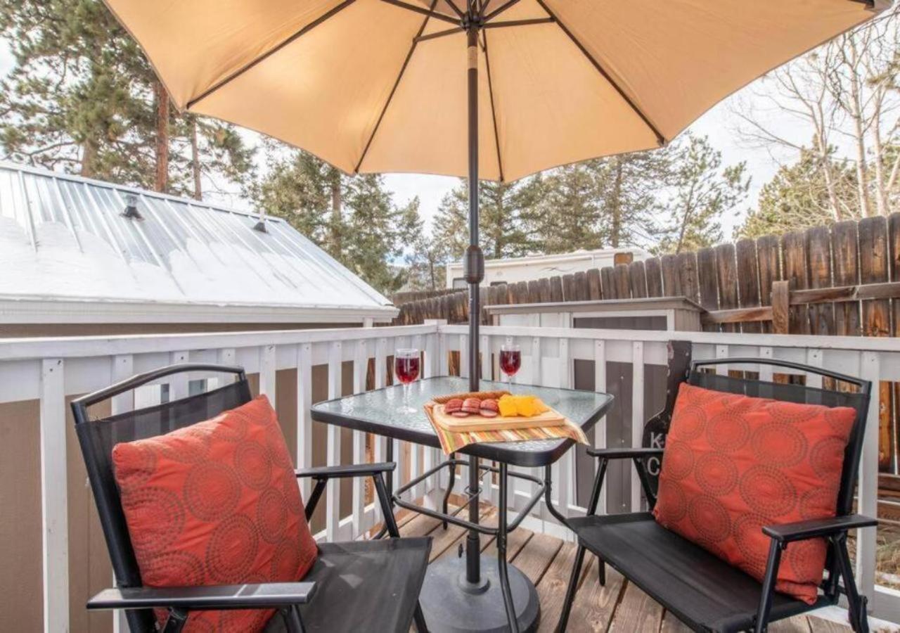 Ashore The Clouds Glamping Awaits Woodland Park Exterior photo